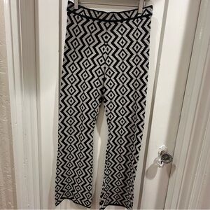 House of Harlow 1960 Black & White Geometric Wide-Leg Knit Pants
